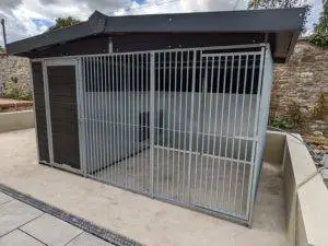 10 X 8 ft Single Eco Thermal Plastic Dog Kennel
