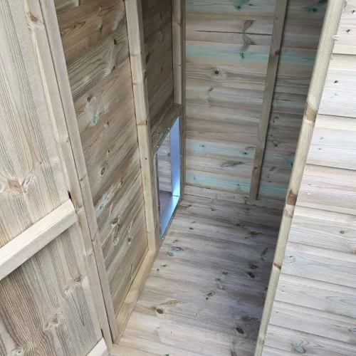 10x4ft Single bed right internal with anti chew strips